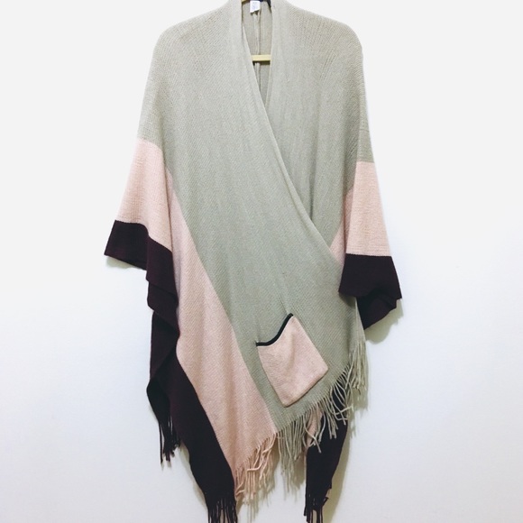 Apt. 9 Sweaters - Cozy Knit Fringe Tan Wrap Poncho w/ Pockets